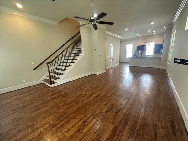 $2,800 | 2021 Fannin Station, Houston, TX 77045