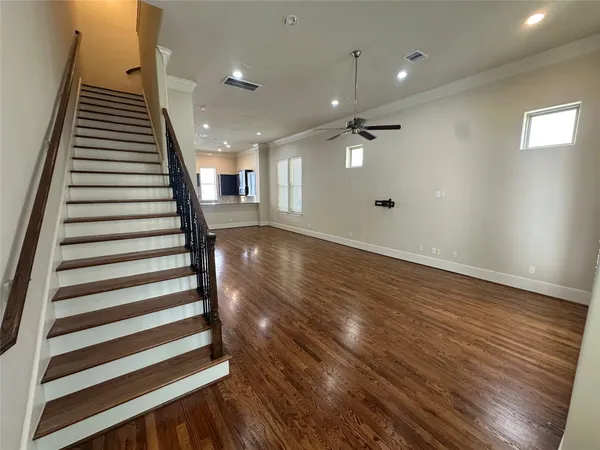 $2,800 | 2021 Fannin Station, Houston, TX 77045