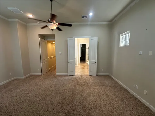 $2,800 | 2021 Fannin Station, Houston, TX 77045