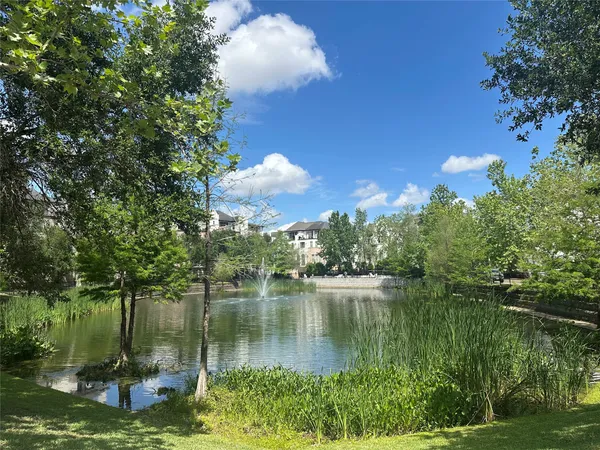 $2,800 | 2021 Fannin Station, Houston, TX 77045