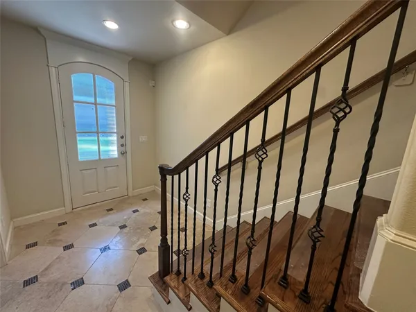 $2,800 | 2021 Fannin Station, Houston, TX 77045