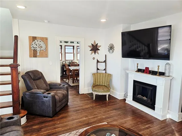 $730,000 | 33253 Cedar Niles Road, Osawatomie, KS 66064