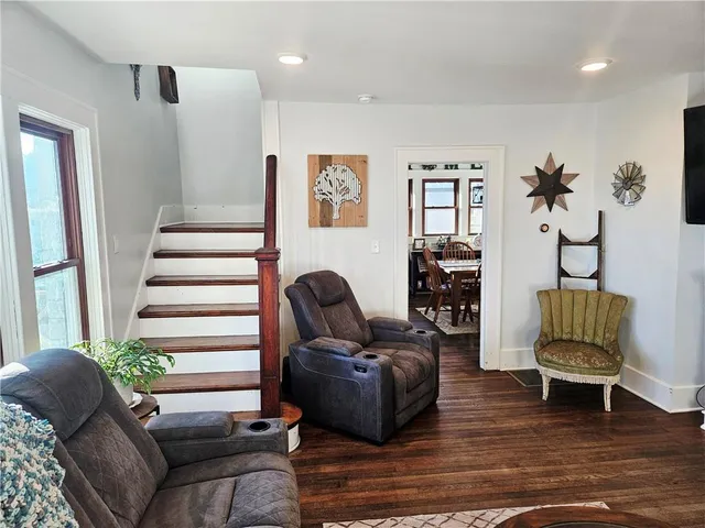 $730,000 | 33253 Cedar Niles Road, Osawatomie, KS 66064