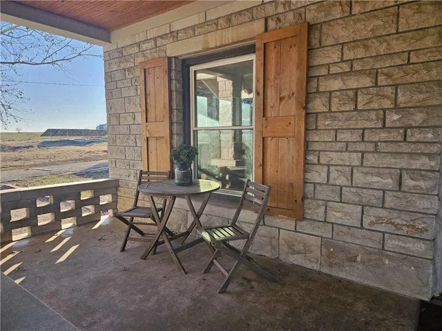 $730,000 | 33253 Cedar Niles Road, Osawatomie, KS 66064