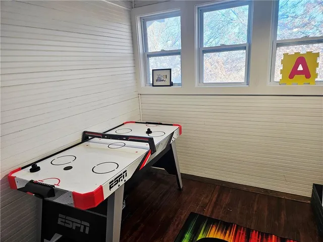 $730,000 | 33253 Cedar Niles Road, Osawatomie, KS 66064