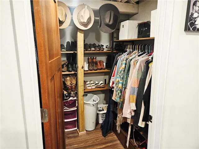 $730,000 | 33253 Cedar Niles Road, Osawatomie, KS 66064