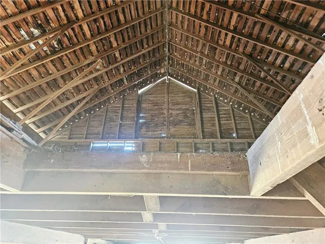 $730,000 | 33253 Cedar Niles Road, Osawatomie, KS 66064