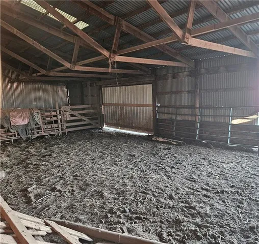 $730,000 | 33253 Cedar Niles Road, Osawatomie, KS 66064