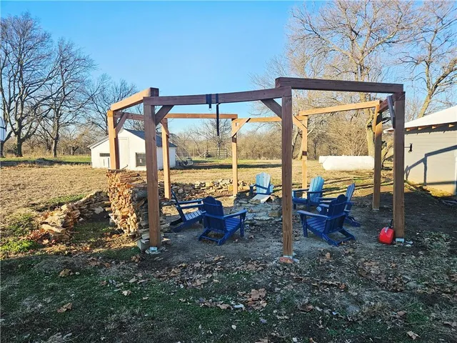 $730,000 | 33253 Cedar Niles Road, Osawatomie, KS 66064