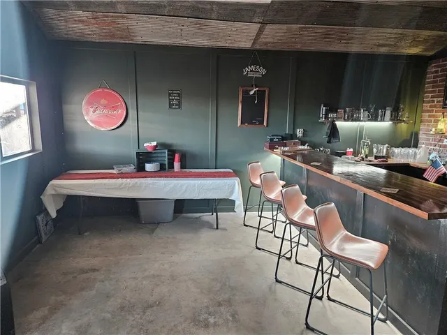 $730,000 | 33253 Cedar Niles Road, Osawatomie, KS 66064