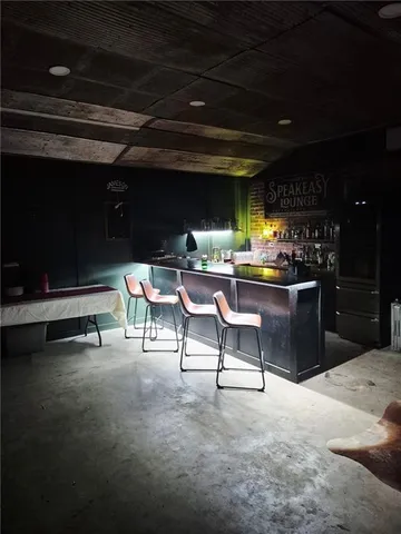 $730,000 | 33253 Cedar Niles Road, Osawatomie, KS 66064