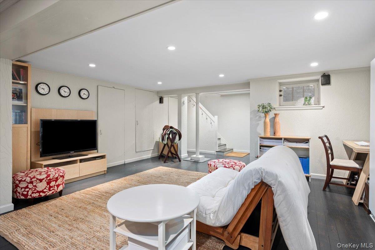 400 Manor Ridge Road Pelham, NY 10803 - Photo 33 of 39 a view of a dining room with furniture and wooden floor