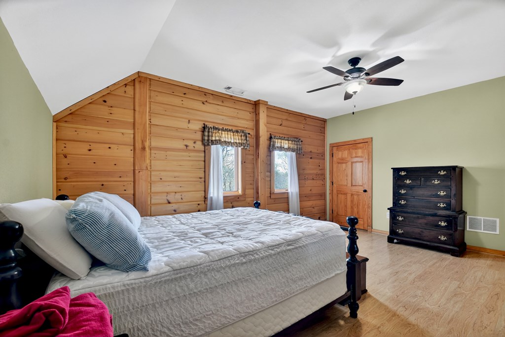 1950 St. Andrews Way Jasper, GA 30143 - Photo 61 of 91 Upstairs bedroom