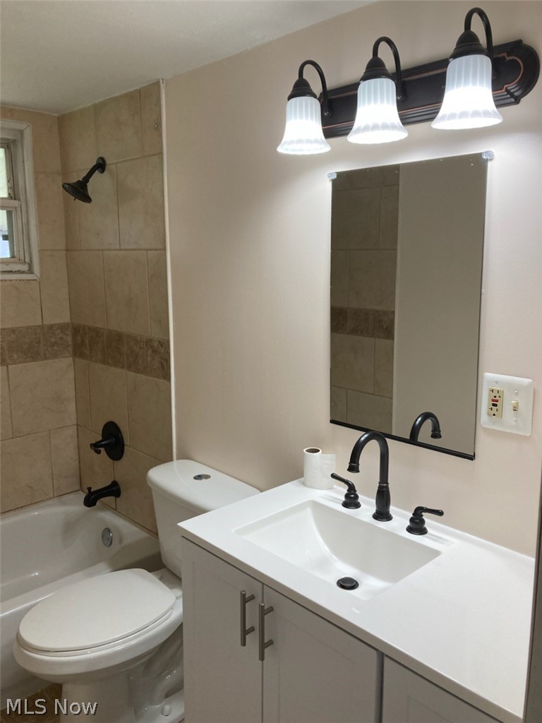 128 North Seneca Street Rittman, OH 44270 - Photo 3 of 12 Gallery Image 3