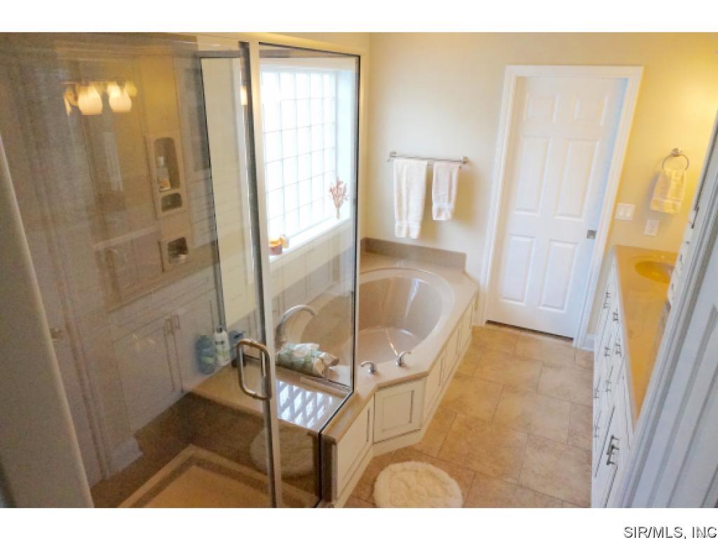 808 Wind Rivers Drive, Unit B Grafton, IL 62037 - Photo 21 of 43 Gallery Image 21