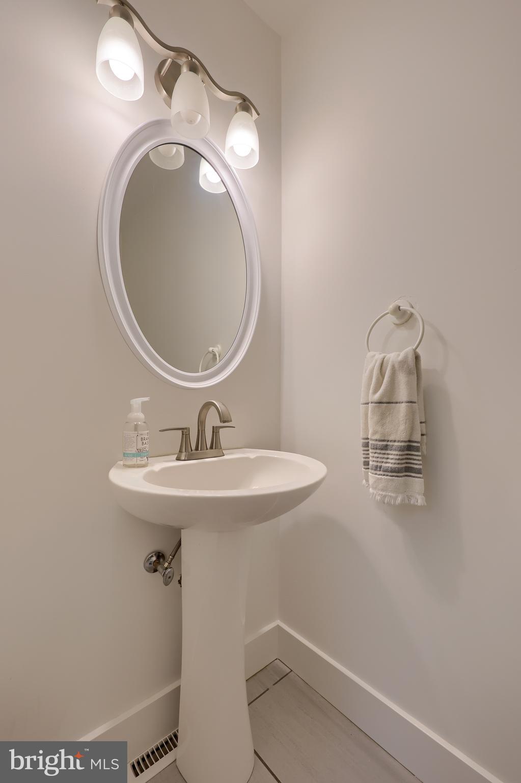 131 Treetops Drive Lancaster, PA 17601 - Photo 14 of 37