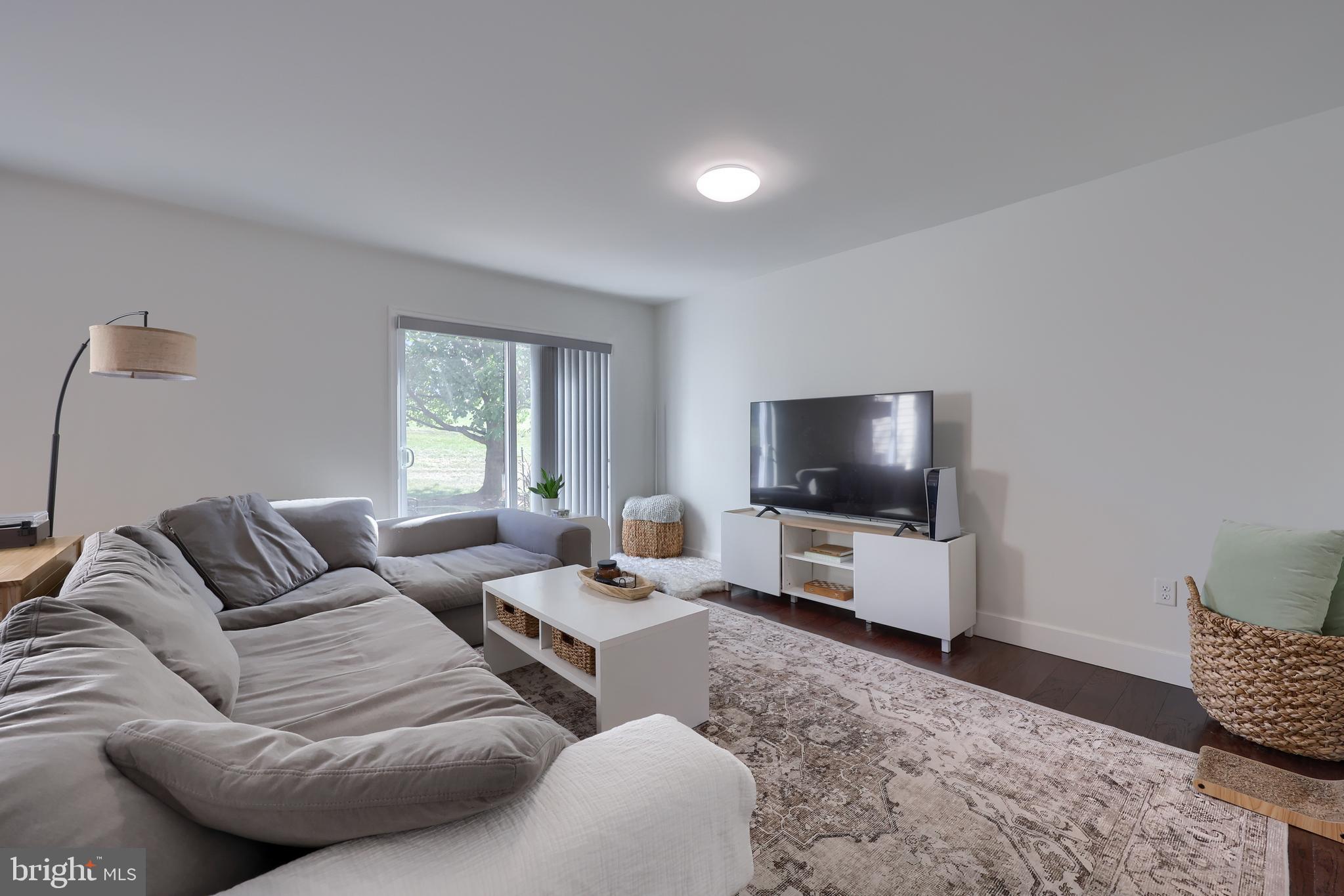 131 Treetops Drive Lancaster, PA 17601 - Photo 3 of 37