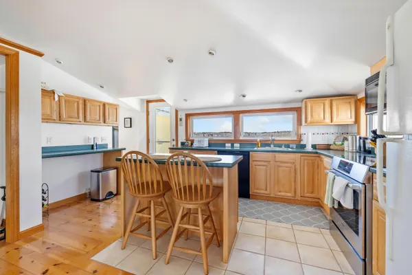 $925,000 | 347 Webhannet Drive, Wells, ME 04090