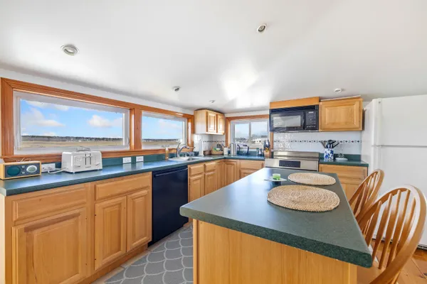$925,000 | 347 Webhannet Drive, Wells, ME 04090