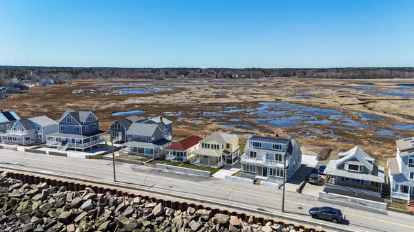 $925,000 | 347 Webhannet Drive, Wells, ME 04090
