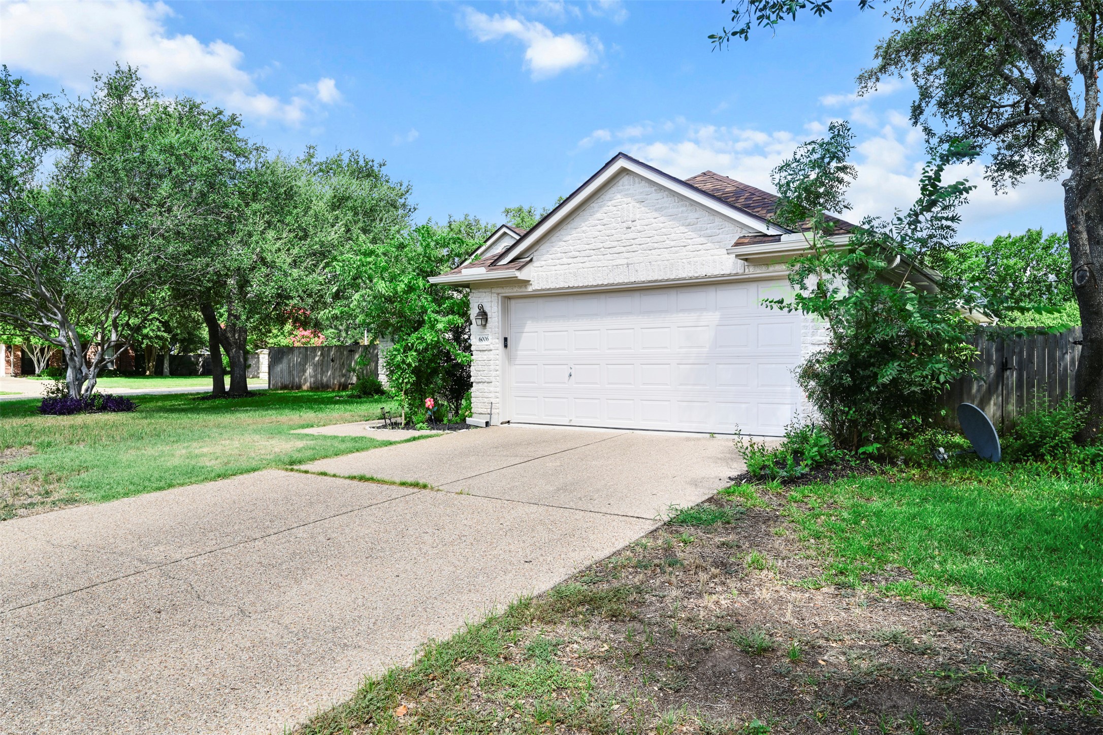 6006 Barletta Road Round Rock, TX 78681 - Photo 3 of 37 Gallery Image 3