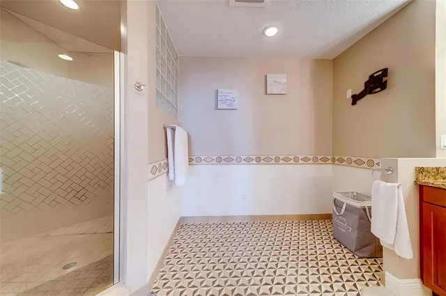 $5,995 | 17745 Gulf Boulevard, Unit 303, Redington Shores, FL 33708