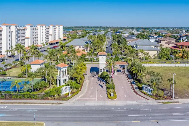 $5,995 | 17745 Gulf Boulevard, Unit 303, Redington Shores, FL 33708