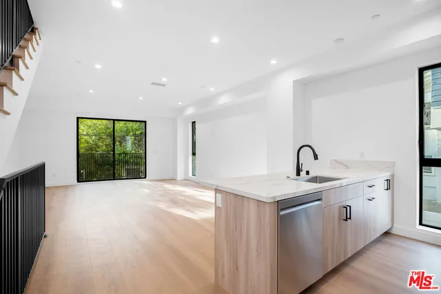 $9,995 | 1651 Selby Avenue, Los Angeles, CA 90024