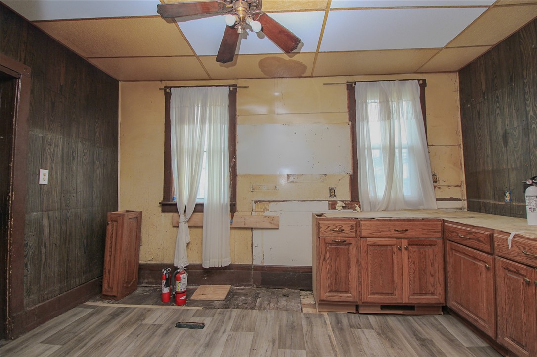 102 4th Street Charleston, IL 61920 - Photo 7 of 15