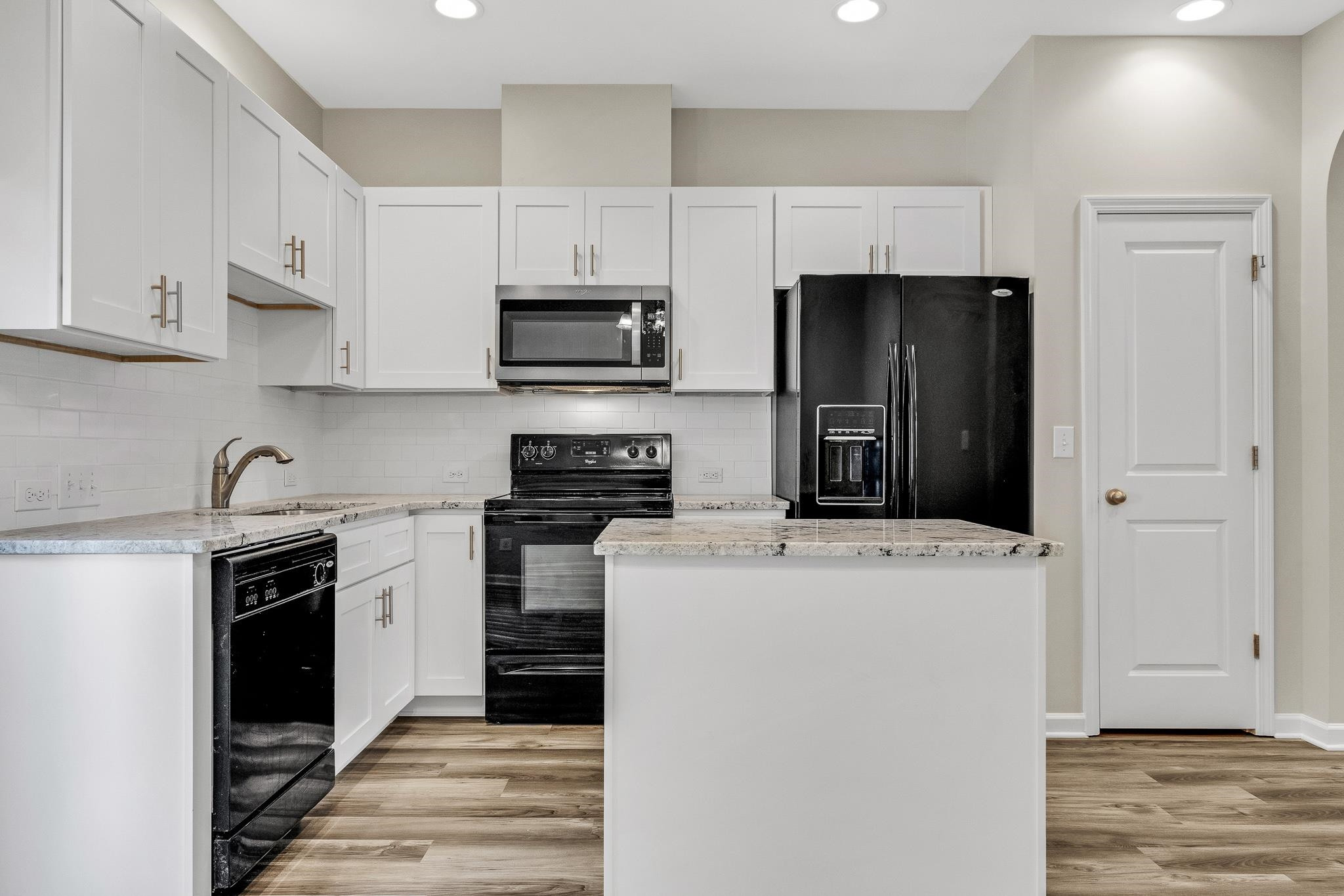 762 Wickham Ridge Road Apex, NC 27539 - Photo 11 of 32 Kitchen