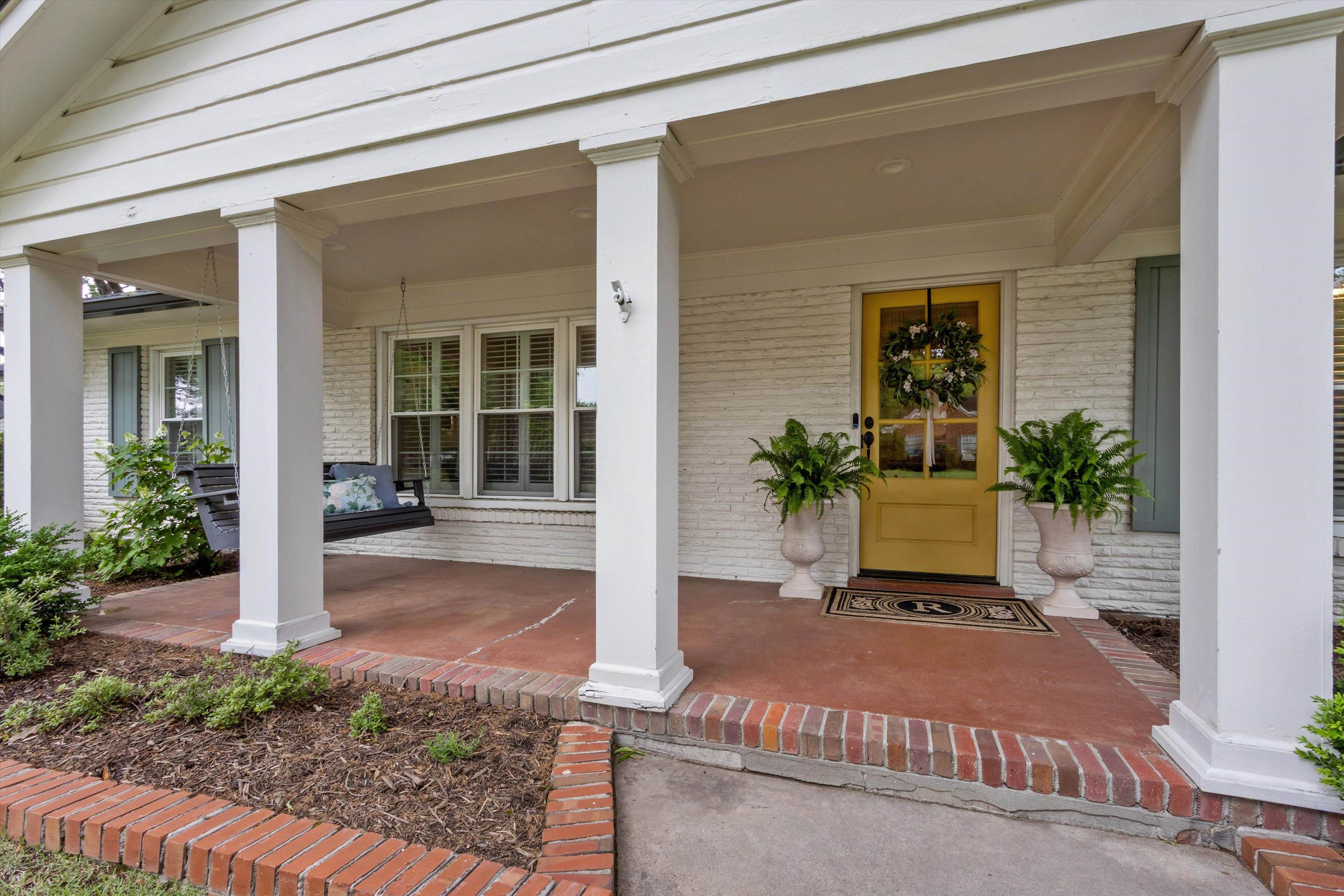4678 Chickasaw Road Memphis, TN 38117 - Photo 2 of 39