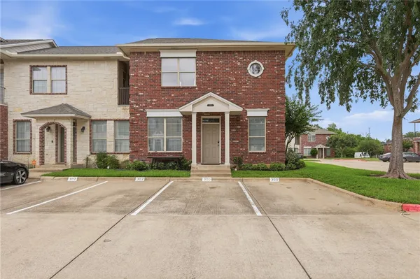 $274,900 | 300 Forest Drive, College Station, TX 77840