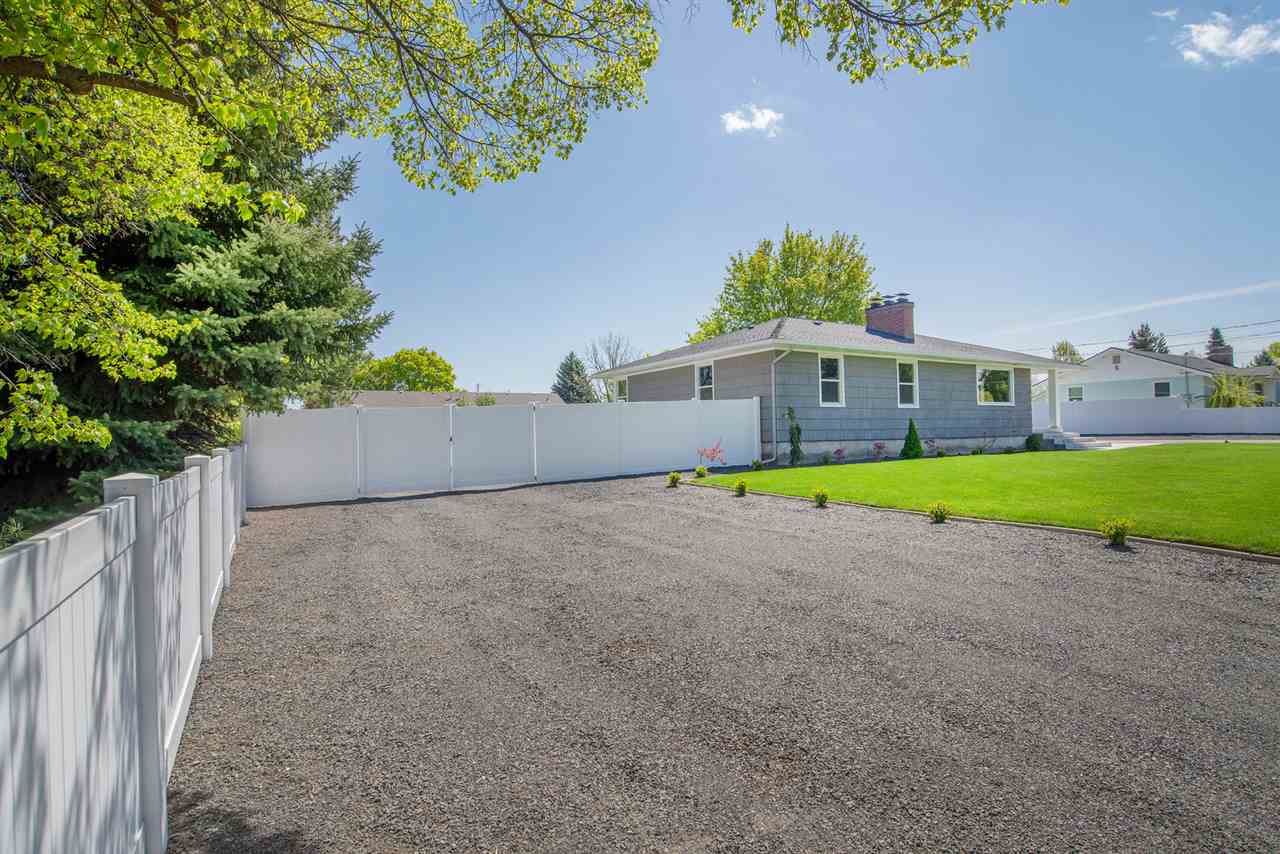 1426 North Bowdish Road Spokane Valley, WA 99206 - Photo 3 of 20 Gallery Image 3