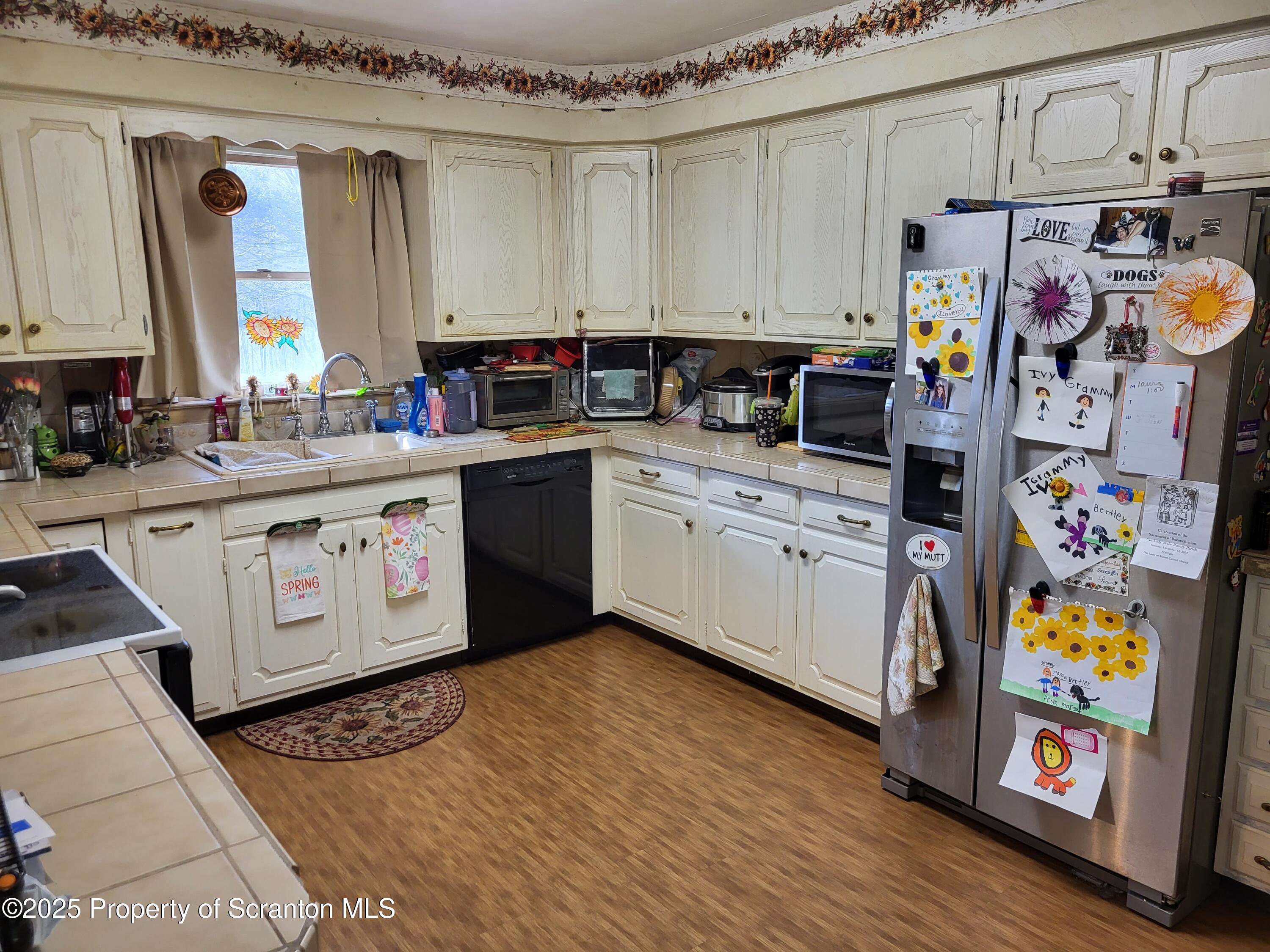 31 Ridge Street Forest City, PA 18421 - Photo 7 of 46 20250325_163300