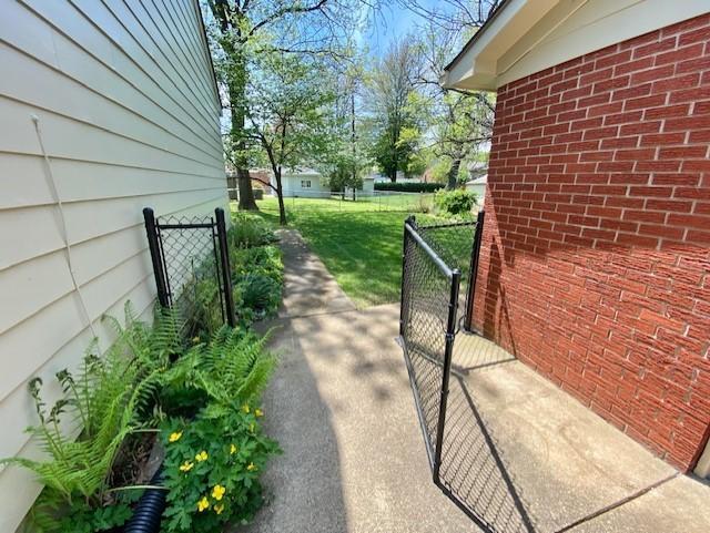 4309 Alicent Road Louisville, KY 40207 - Photo 30 of 34 Entry into backyard