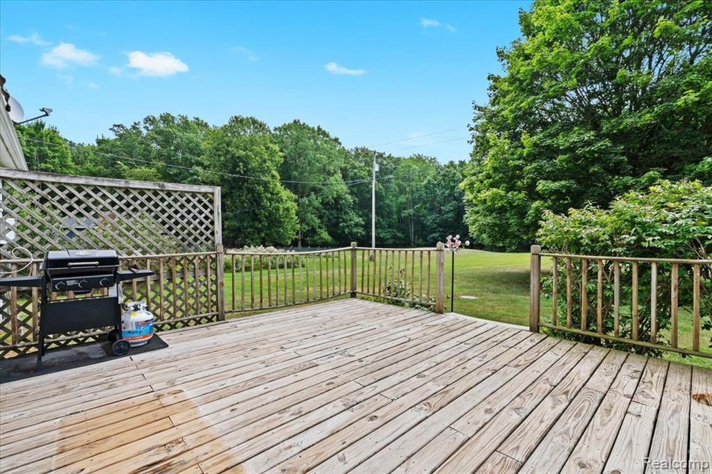 6460 Hogan Road Linden, MI 48451 - Photo 21 of 34