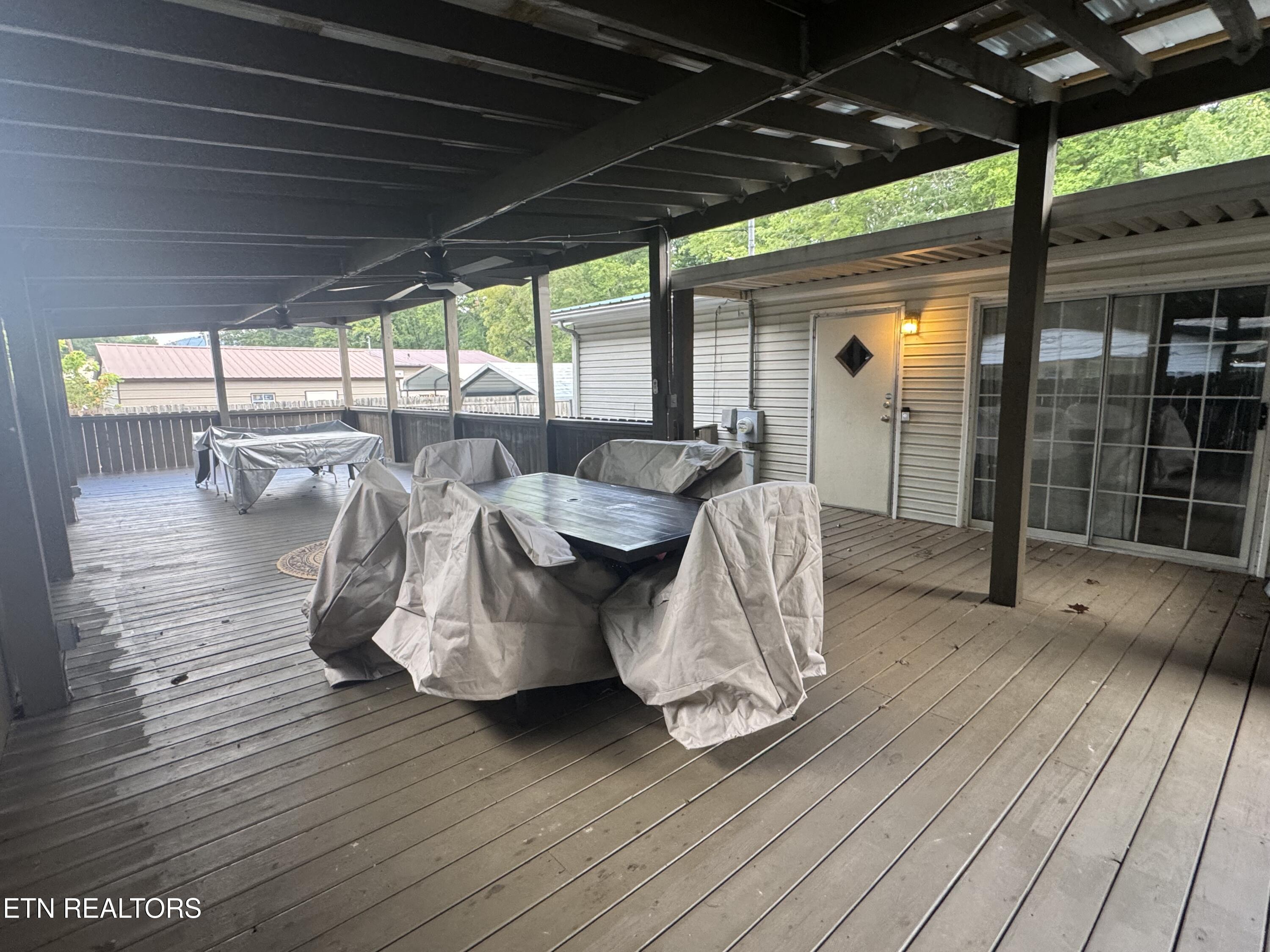 810 Rochester Avenue Middlesboro, KY 40965 - Photo 14 of 15 Back Deck