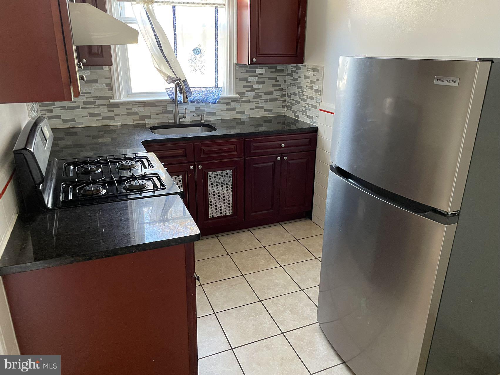 148 Green Valley Road Upper Darby, PA 19082 - Photo 4 of 21 Gallery Image 4