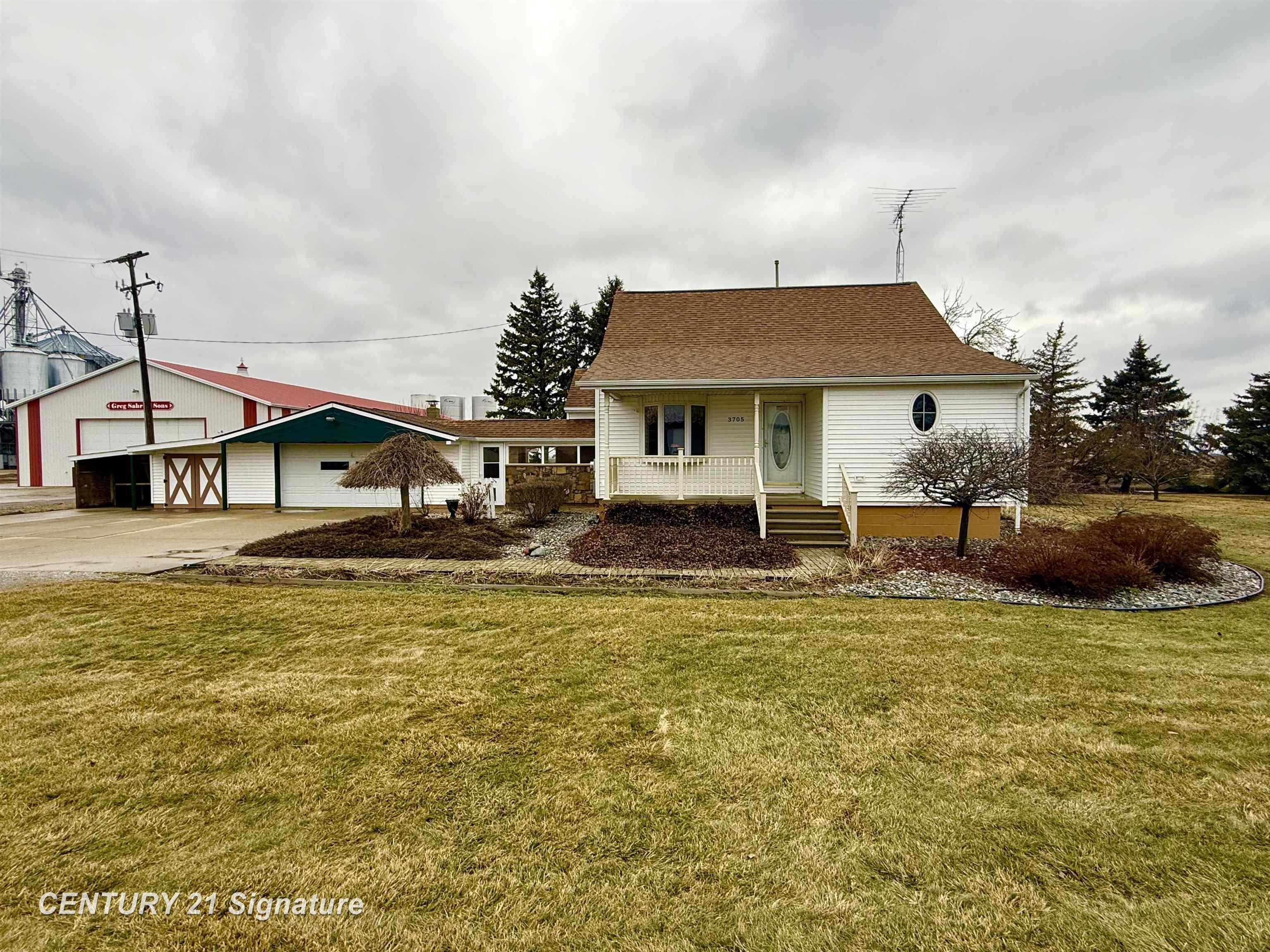 3705 North Beyer Road Saginaw, MI 48601 - Photo 1 of 20