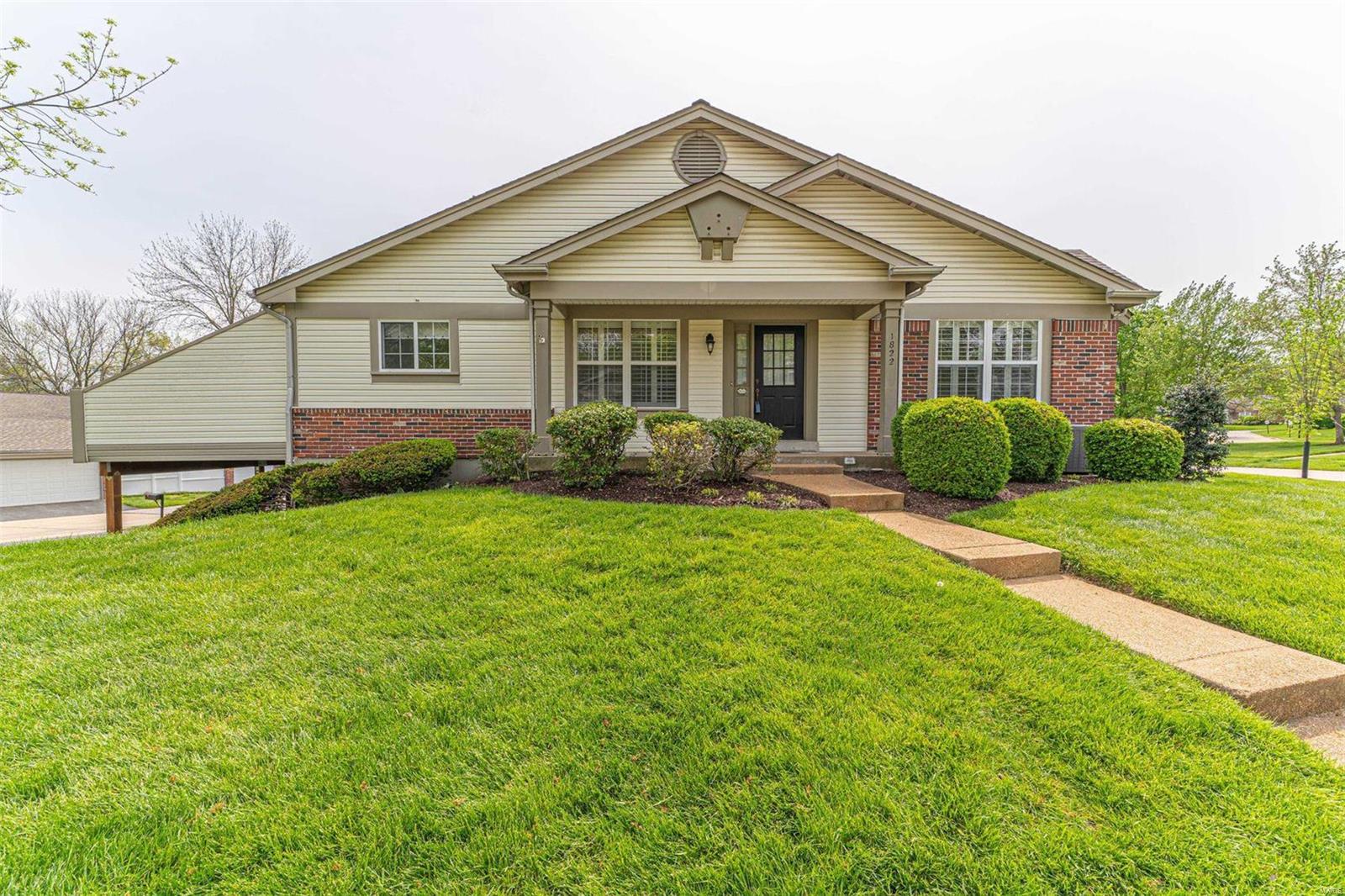 1822 Baxter Ridge Drive, Unit 5 Chesterfield, MO 63017 - Photo 1 of 25 Gallery Image 1