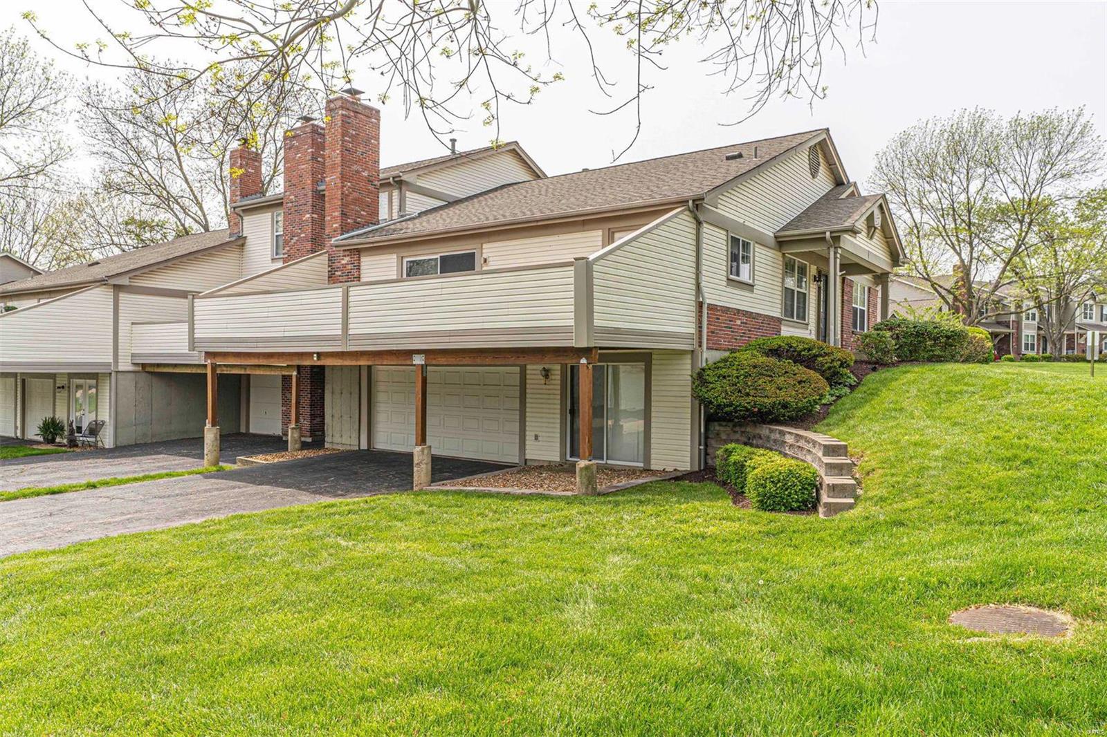 1822 Baxter Ridge Drive, Unit 5 Chesterfield, MO 63017 - Photo 4 of 25 Gallery Image 4