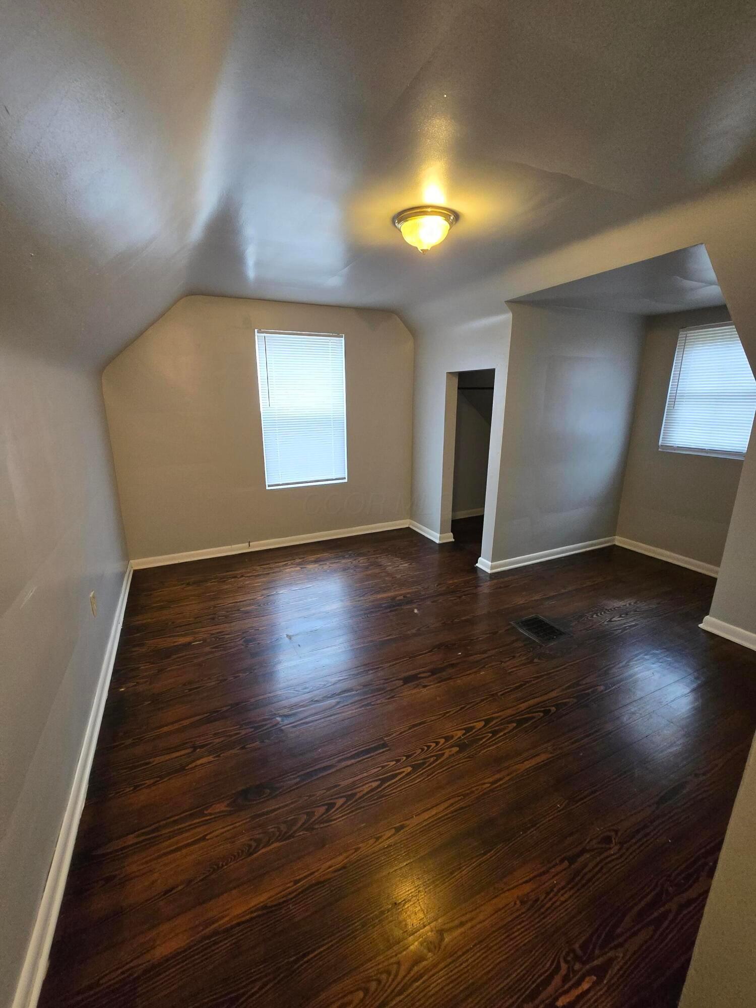 1725 Lancashire Road Columbus, OH 43219 - Photo 18 of 22 20241125_095334
