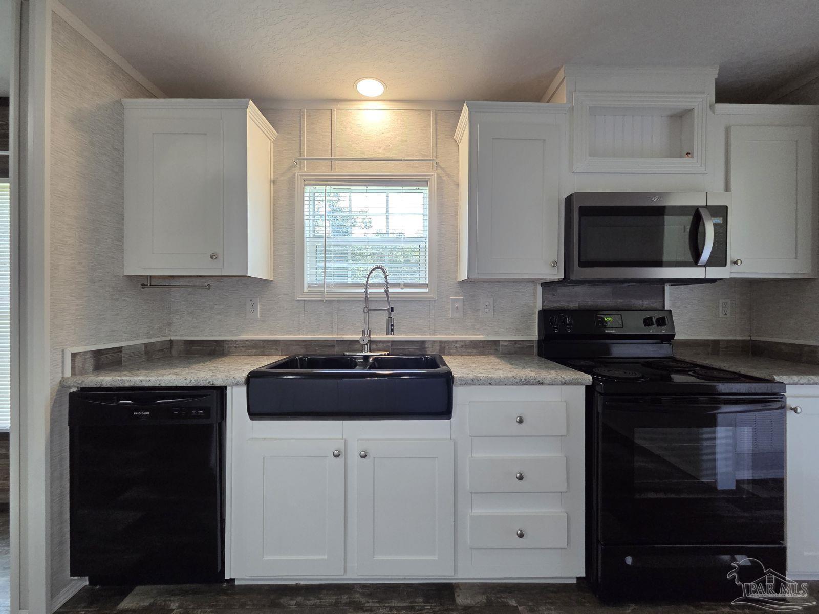 548 Pecan Lane Holt, FL 32564 - Photo 11 of 30