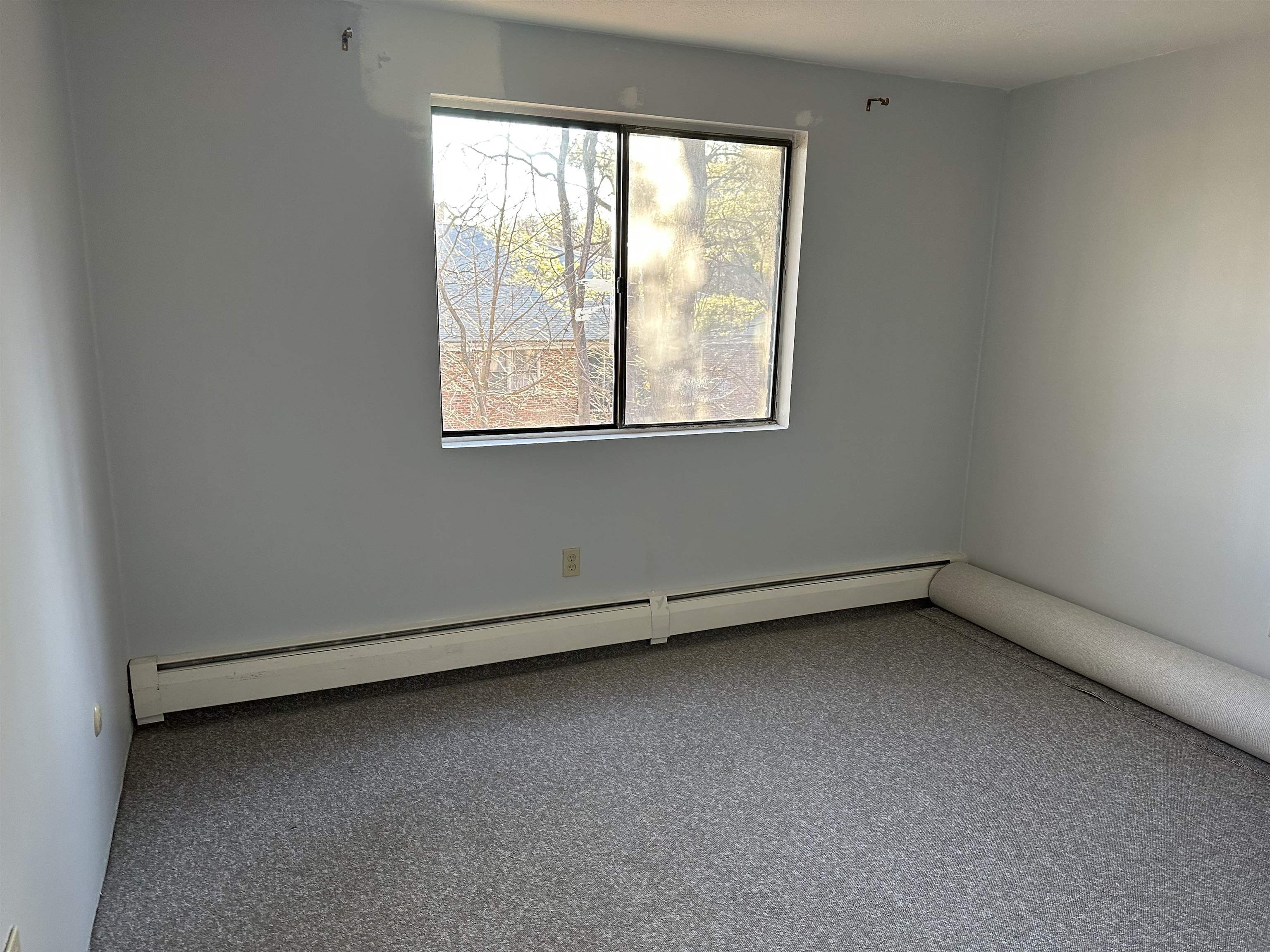 135 English Village Road, Unit 302 Manchester, NH 03102 - Photo 20 of 23