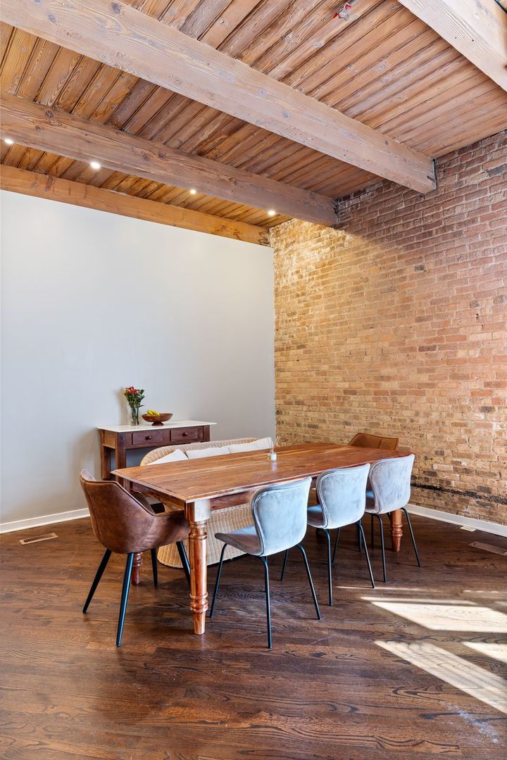 2222 North Racine Avenue, Unit 12 Chicago, IL 60614 - Photo 10 of 37 a patio with table and chairs