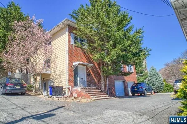 $1,650 | 1462 B River Road, Edgewater, NJ 07020