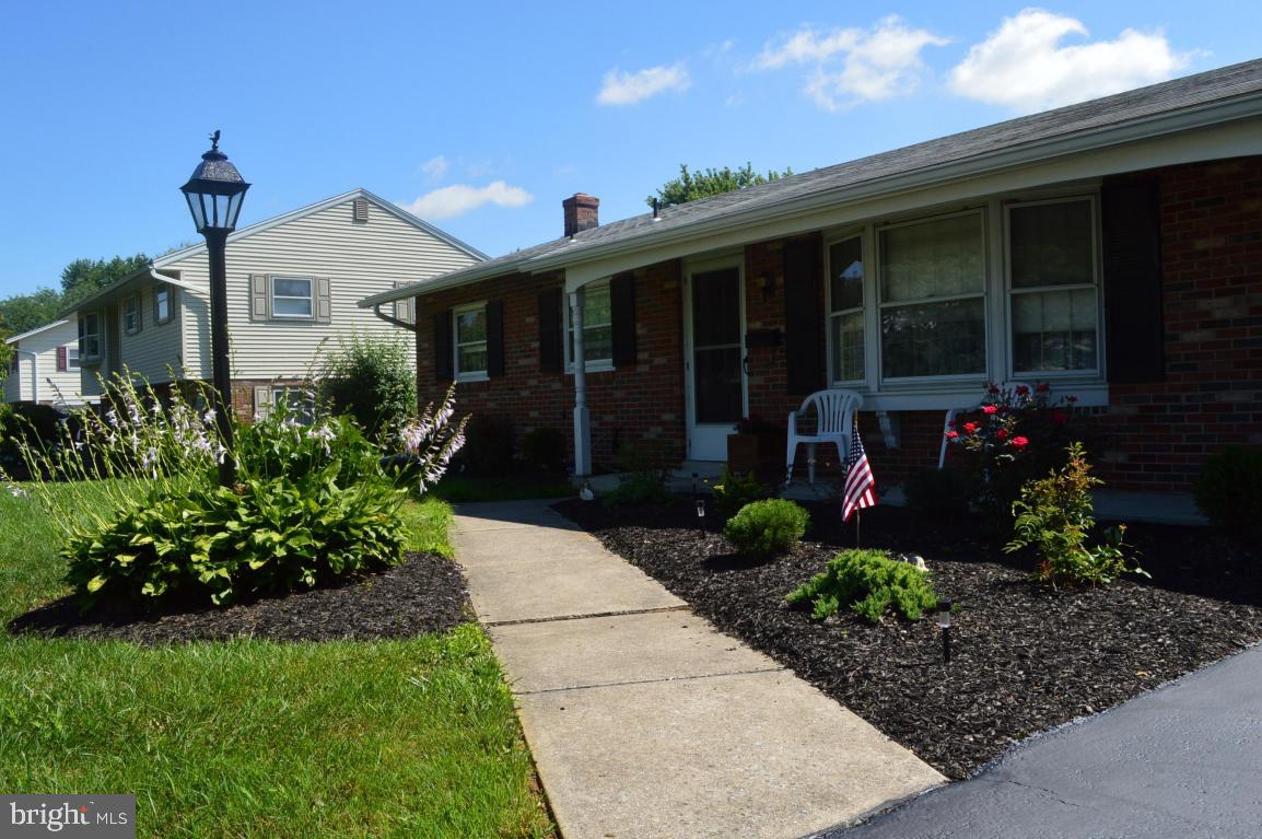 2137 Coventry Road Lancaster, PA 17601 - Photo 1 of 19 Gallery Image 1