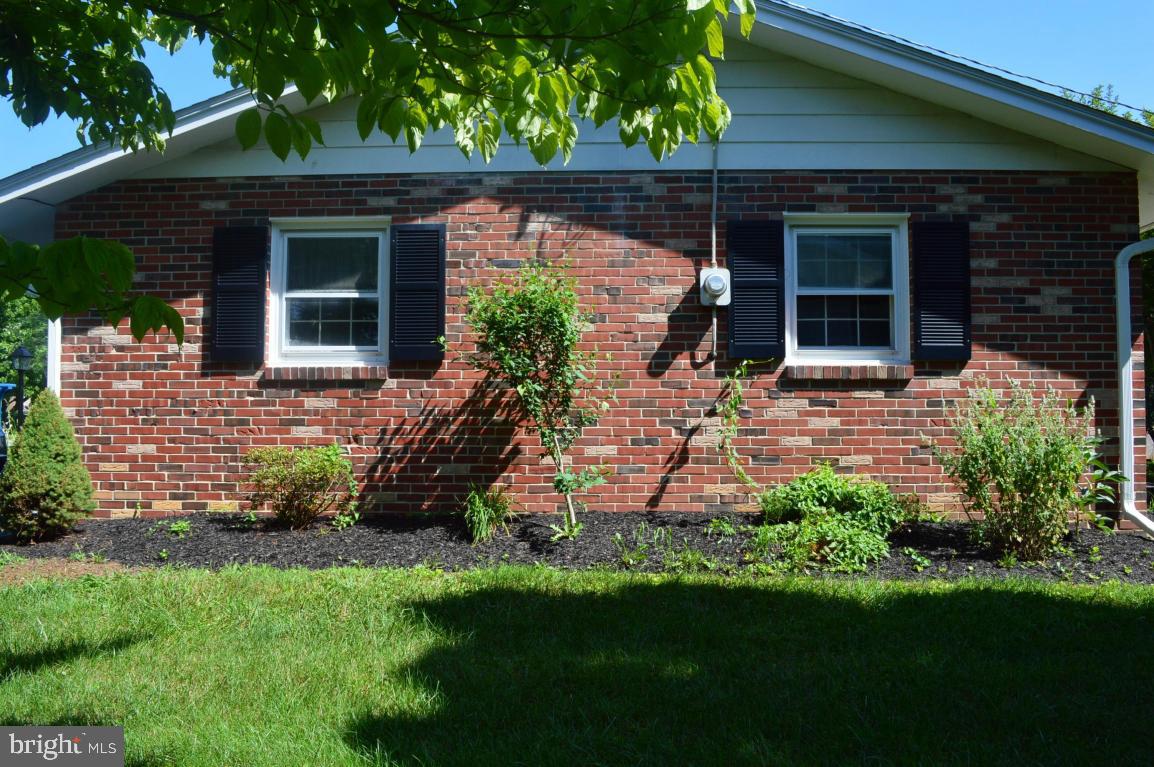 2137 Coventry Road Lancaster, PA 17601 - Photo 11 of 19 Gallery Image 11