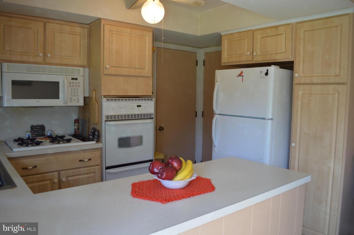 2137 Coventry Road Lancaster, PA 17601 - Photo 6 of 19 Gallery Image 6