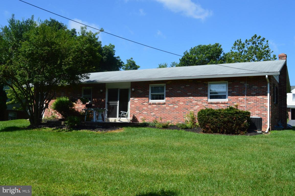 2137 Coventry Road Lancaster, PA 17601 - Photo 9 of 19 Gallery Image 9